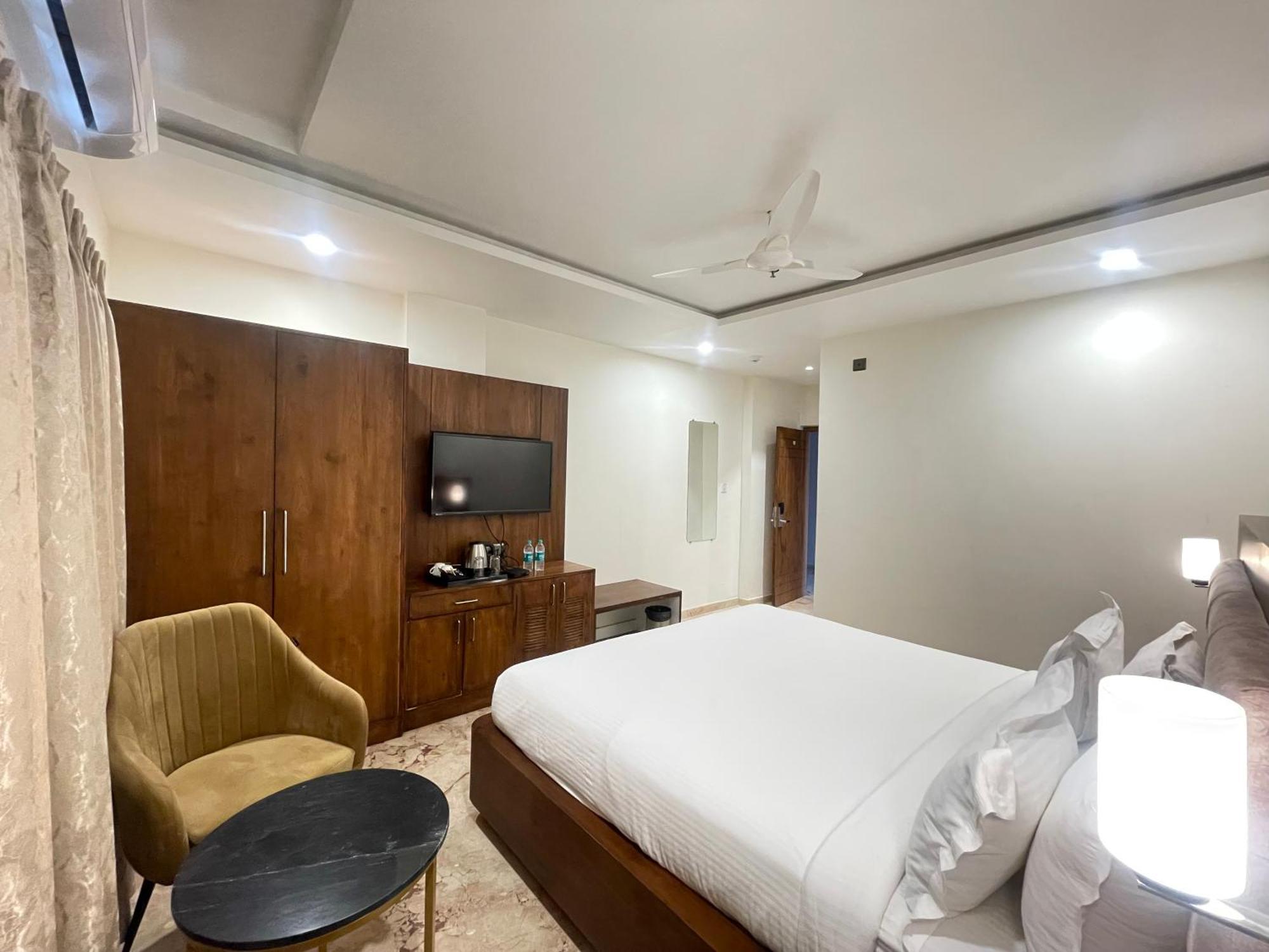 Hotel Seasons Sajjangarh Udaipur Esterno foto