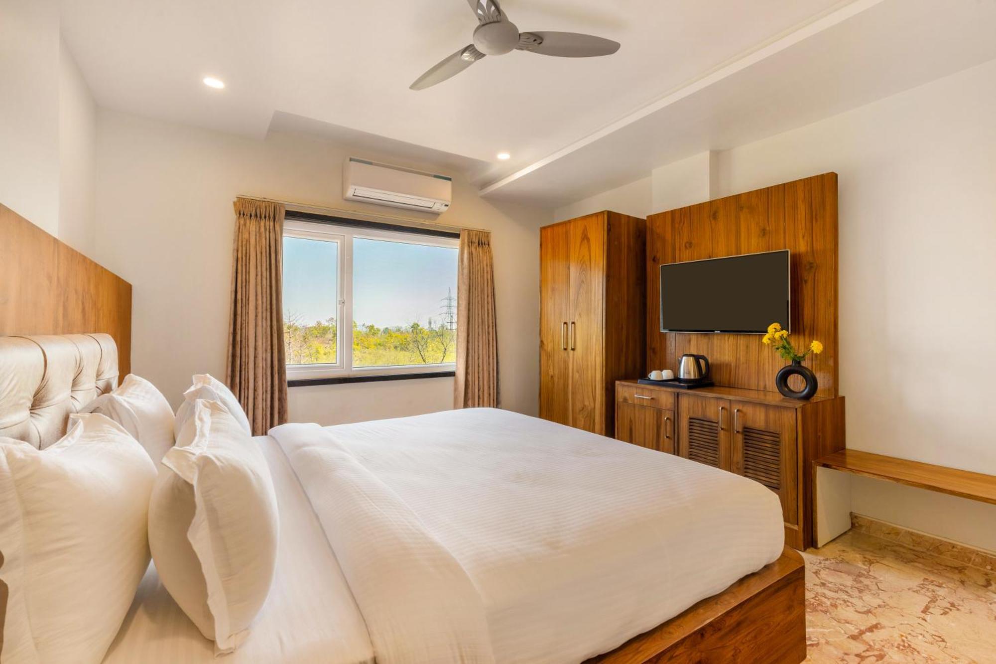 Hotel Seasons Sajjangarh Udaipur Esterno foto