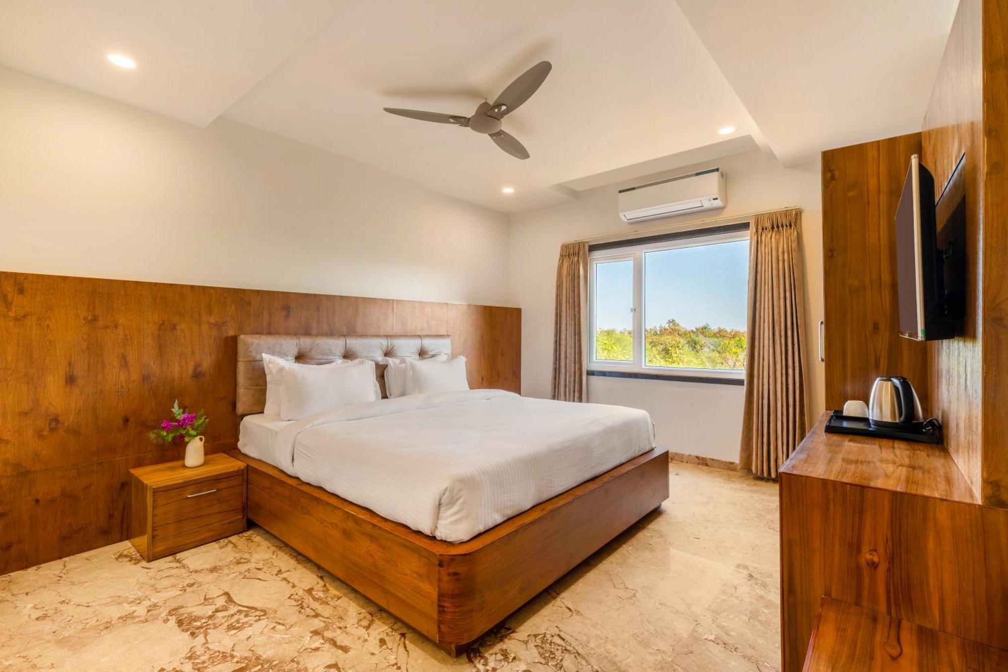Hotel Seasons Sajjangarh Udaipur Esterno foto